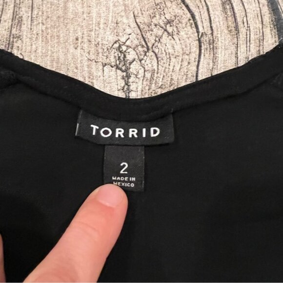 Torrid lace shoulder cowl neckline blouse size 2X - Picture 3 of 10